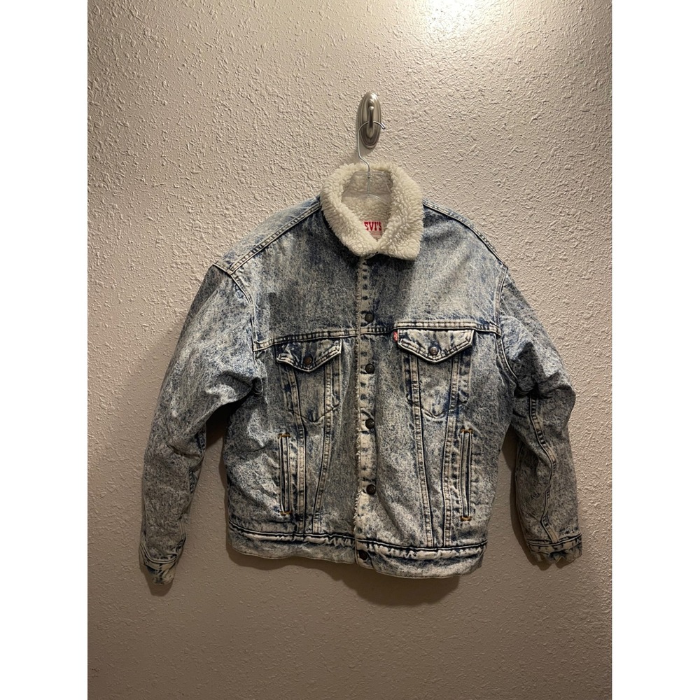 Vintage 1980's Levi's Denim Sherpa Acid Washed/ Lined Jacket.